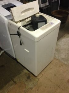 福山市道三町付近で回収した洗濯機です。