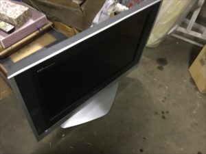 福山市沖野上町付近で回収したテレビです。