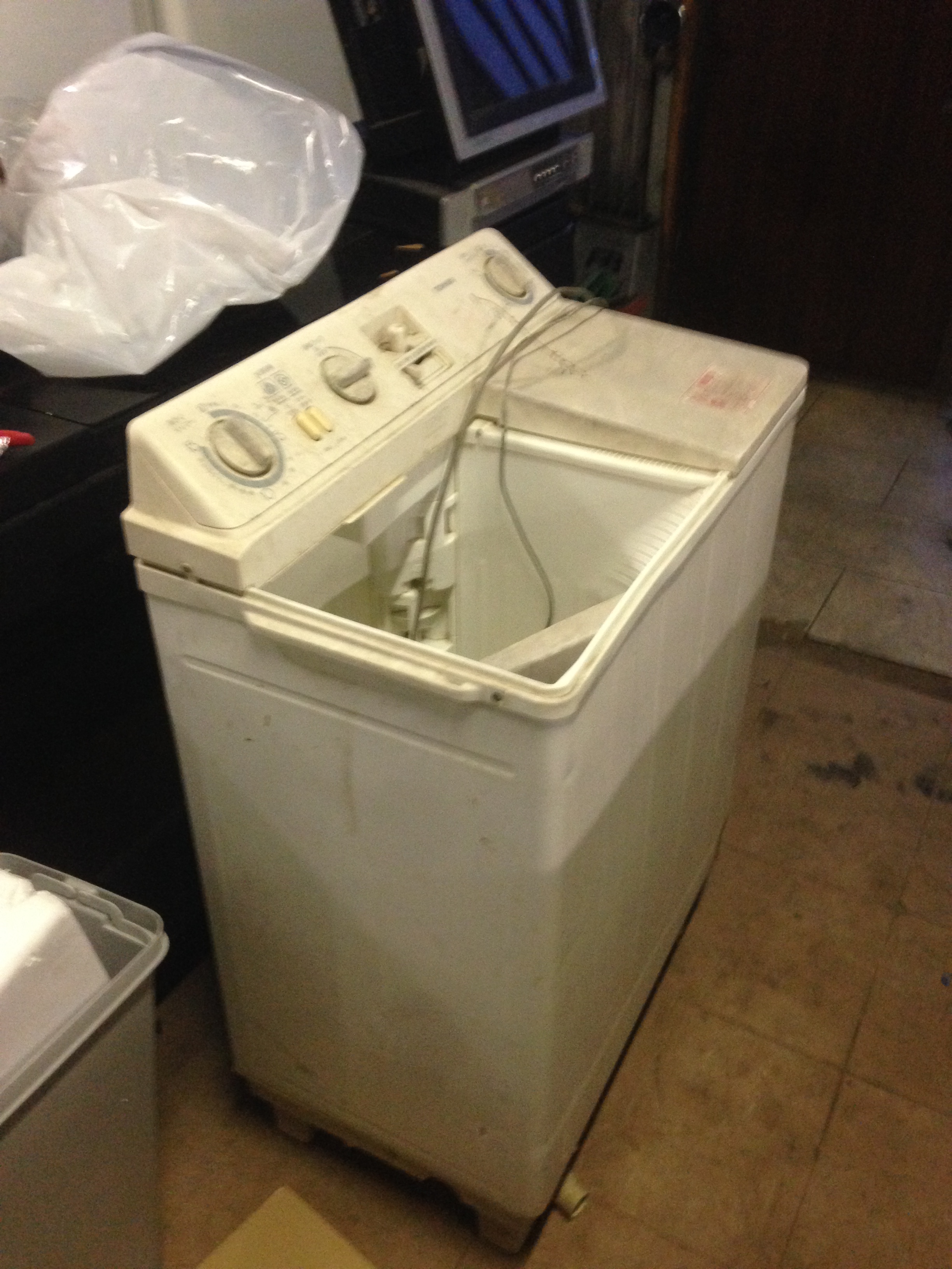 福山市港町付近で回収した洗濯機です。
