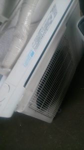 尾道市吉和町付近で回収したエアコンです。