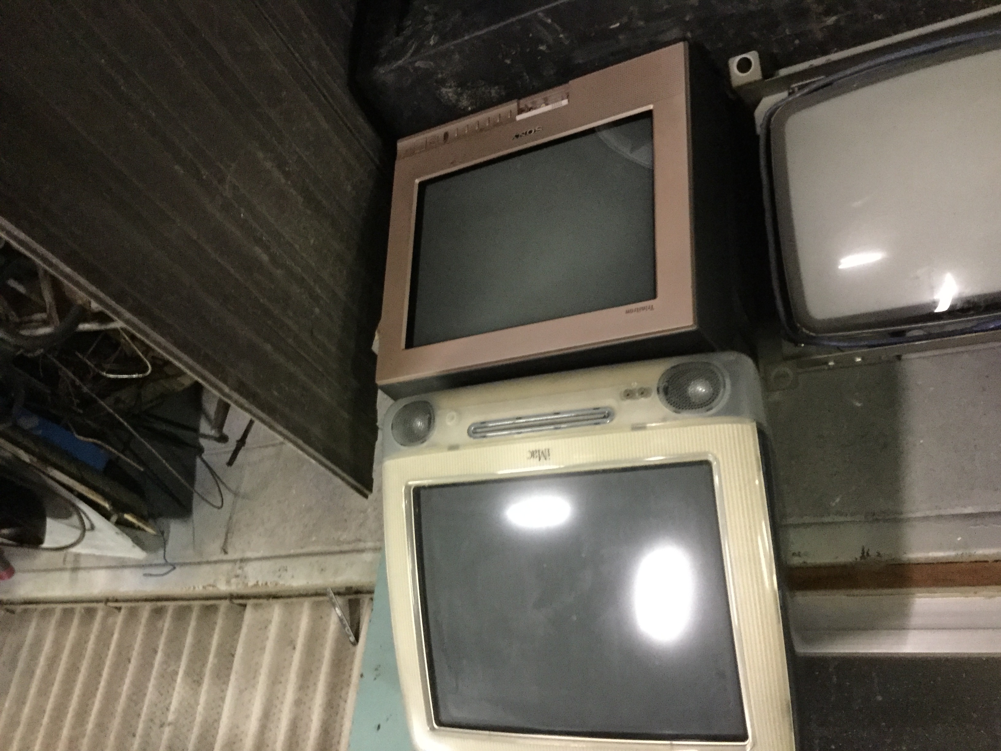 福山市神辺町で回収したリサイクル家電のブラウン管テレビ