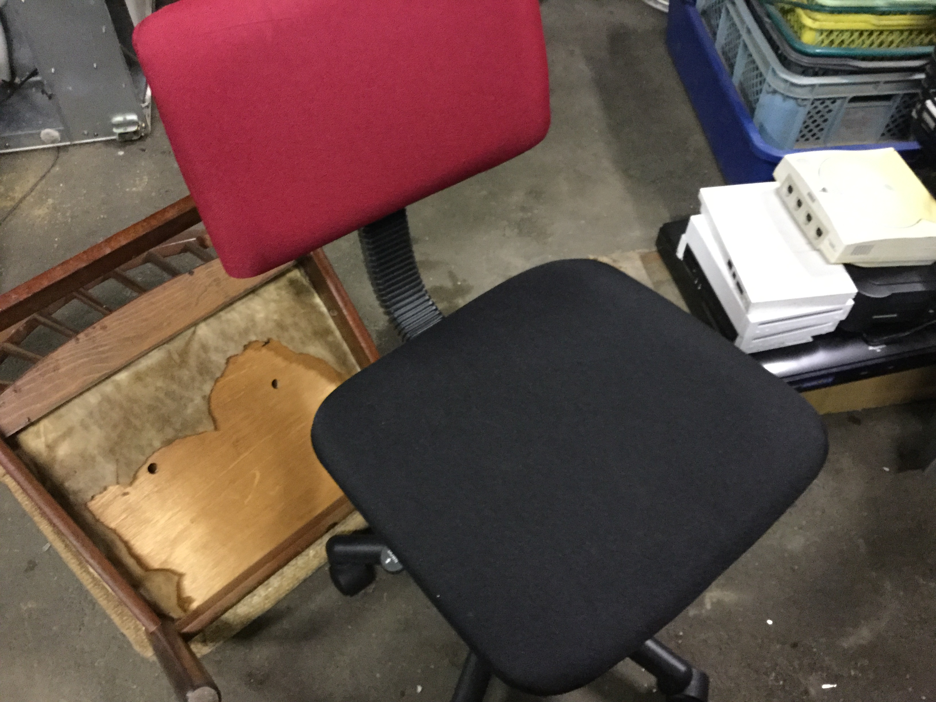 福山市松永町で回収した粗大ゴミの椅子