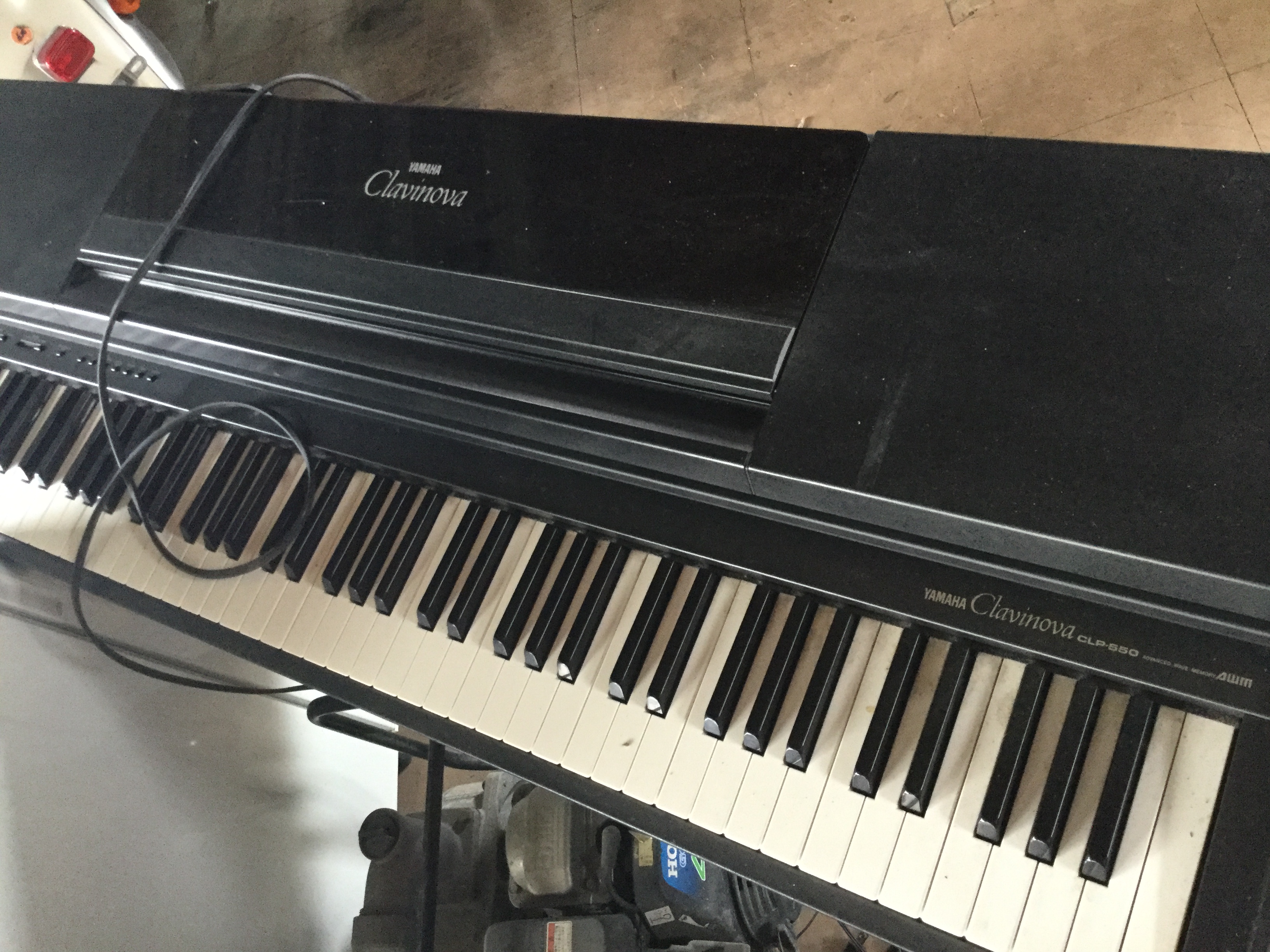 福山市手城町付近で回収した電子ピアノ