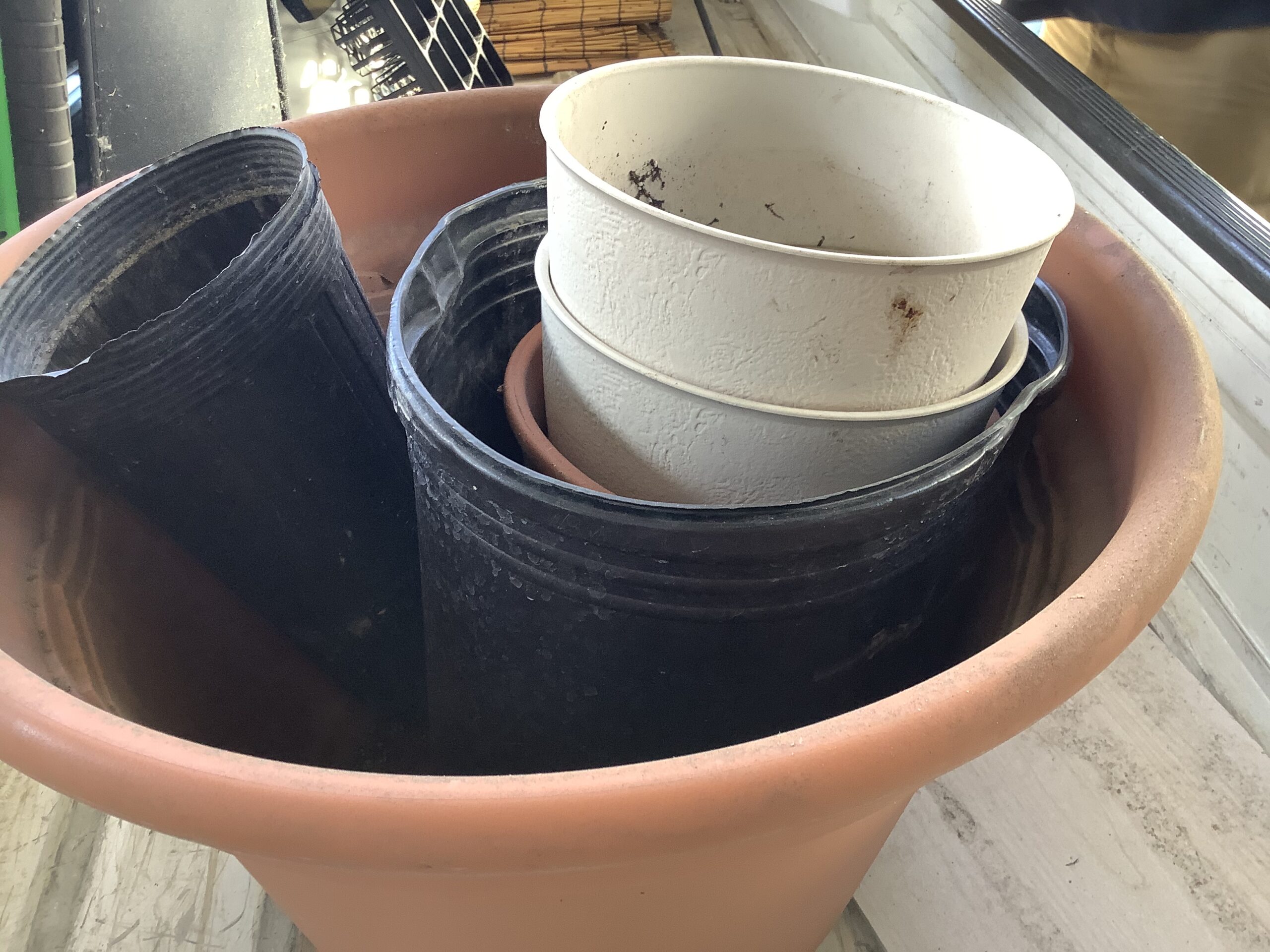 福山市神辺町で回収した植木鉢
