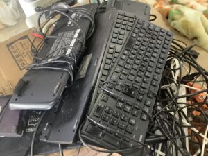 福山市元町で回収したパソコンキーボード