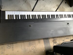 福山市東町で回収した分解した電子ピアノ