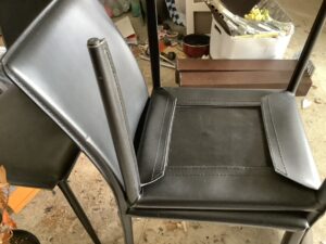 福山市引野町で回収した椅子