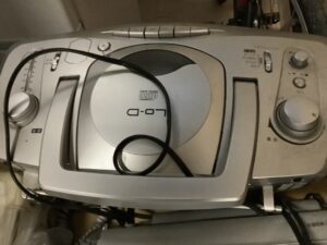 福山市金江町で回収したCDラジカセ