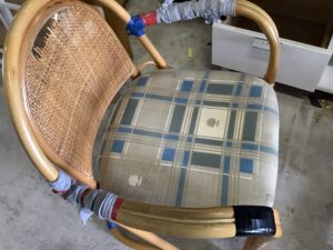 福山市霞町で回収した椅子