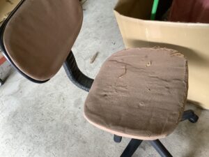 福山市霞町で回収した椅子
