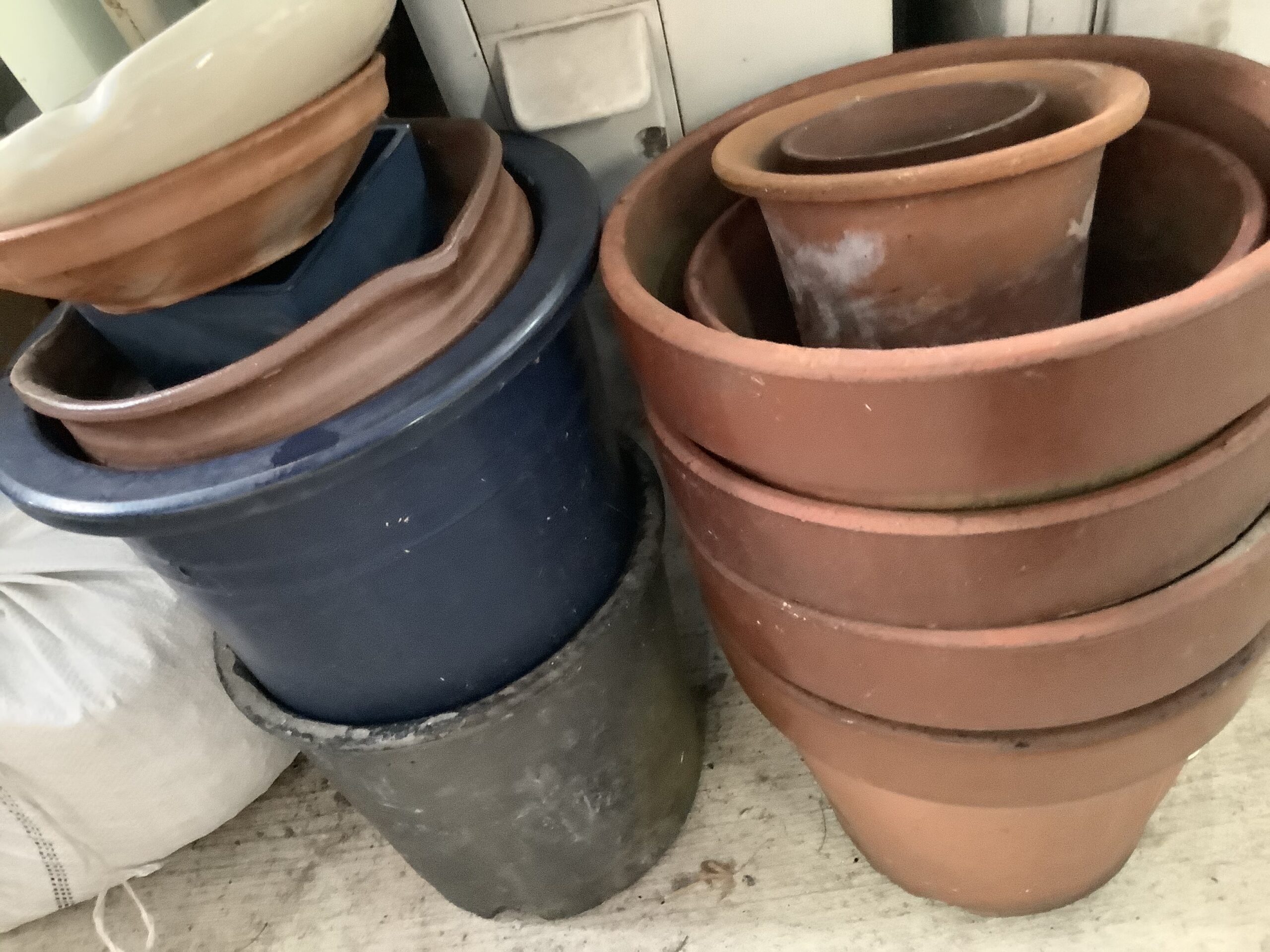 福山市川口町で回収した植木鉢