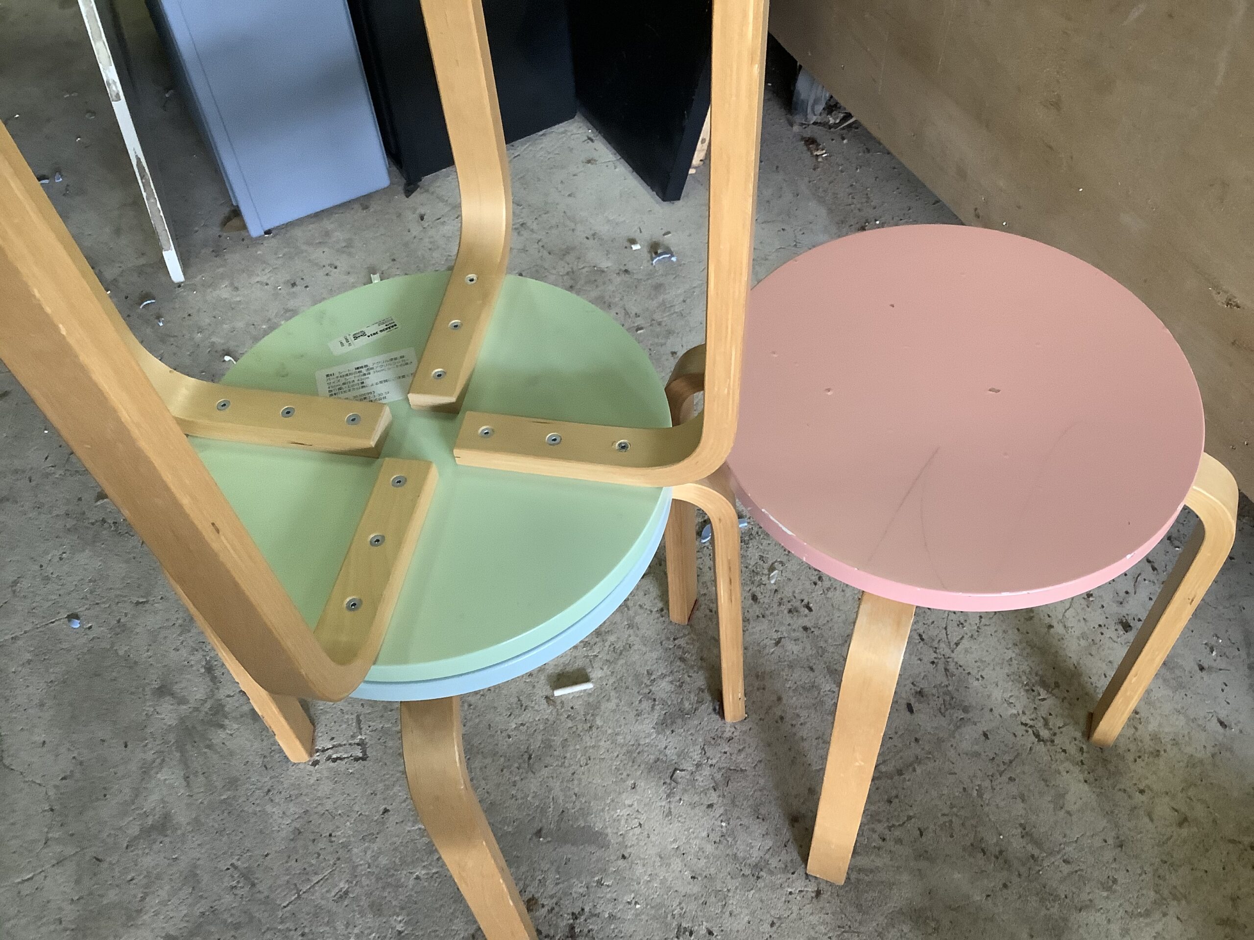福山市春日町で回収した丸椅子