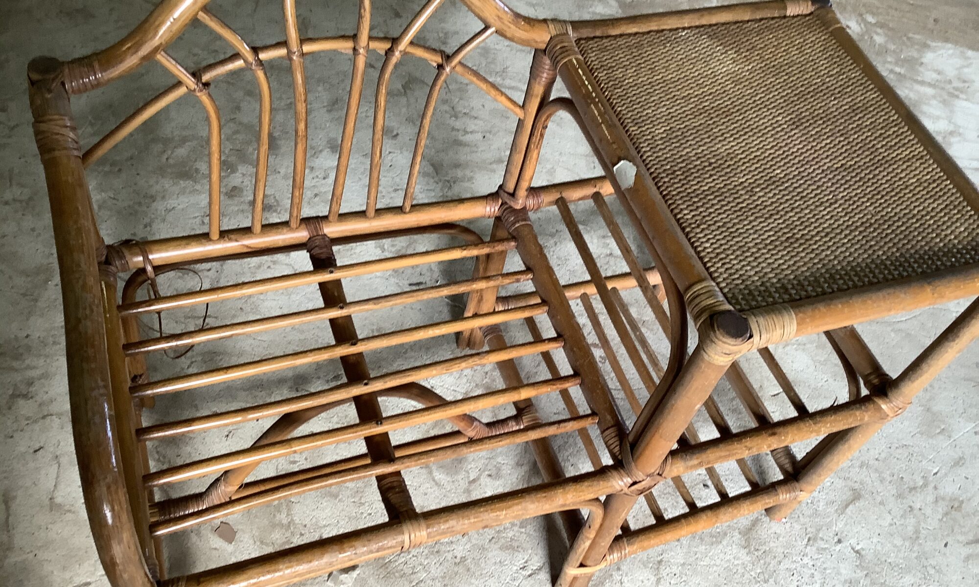 福山市川口町で回収した籐家具