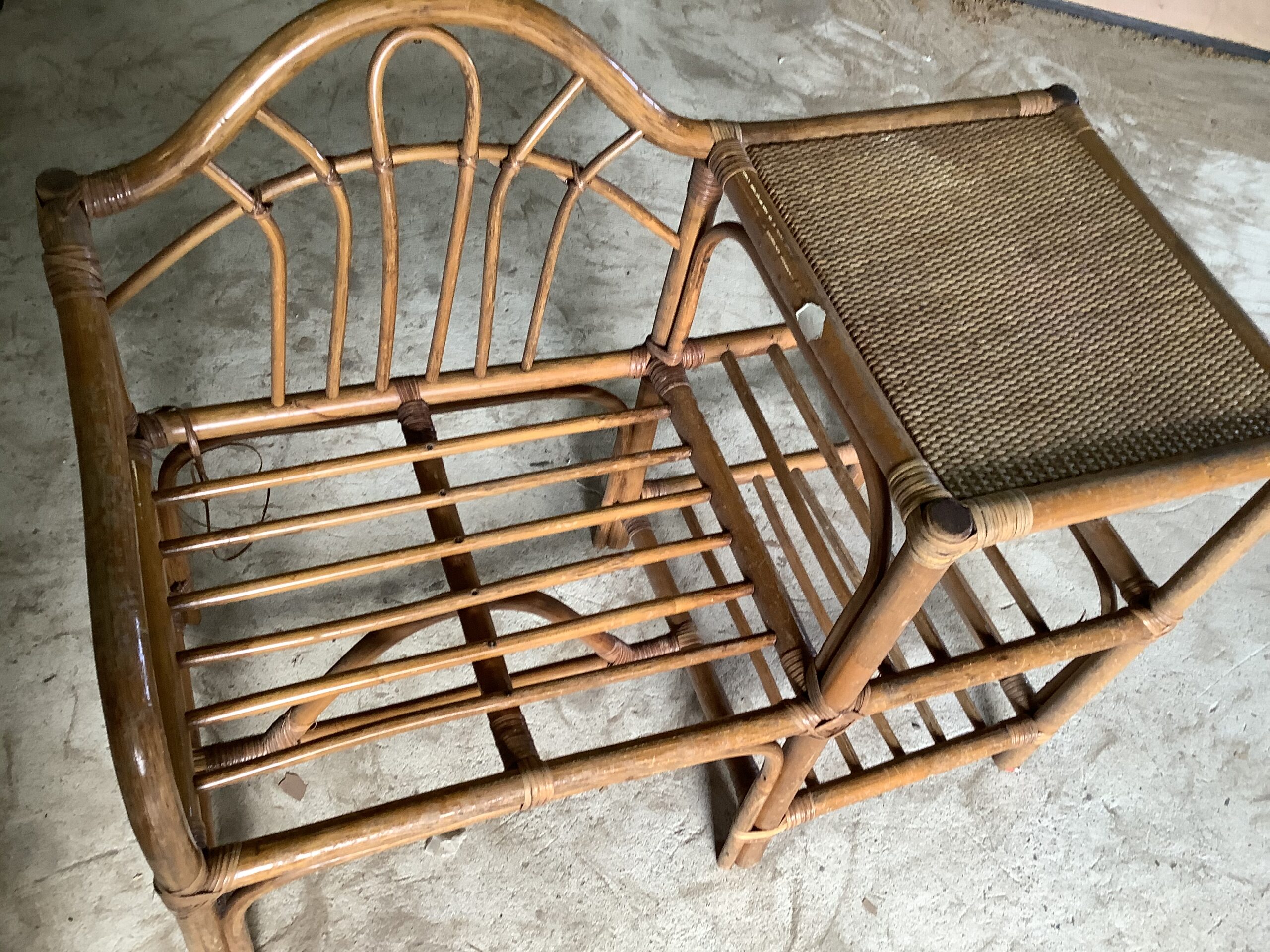 福山市川口町で回収した籐家具