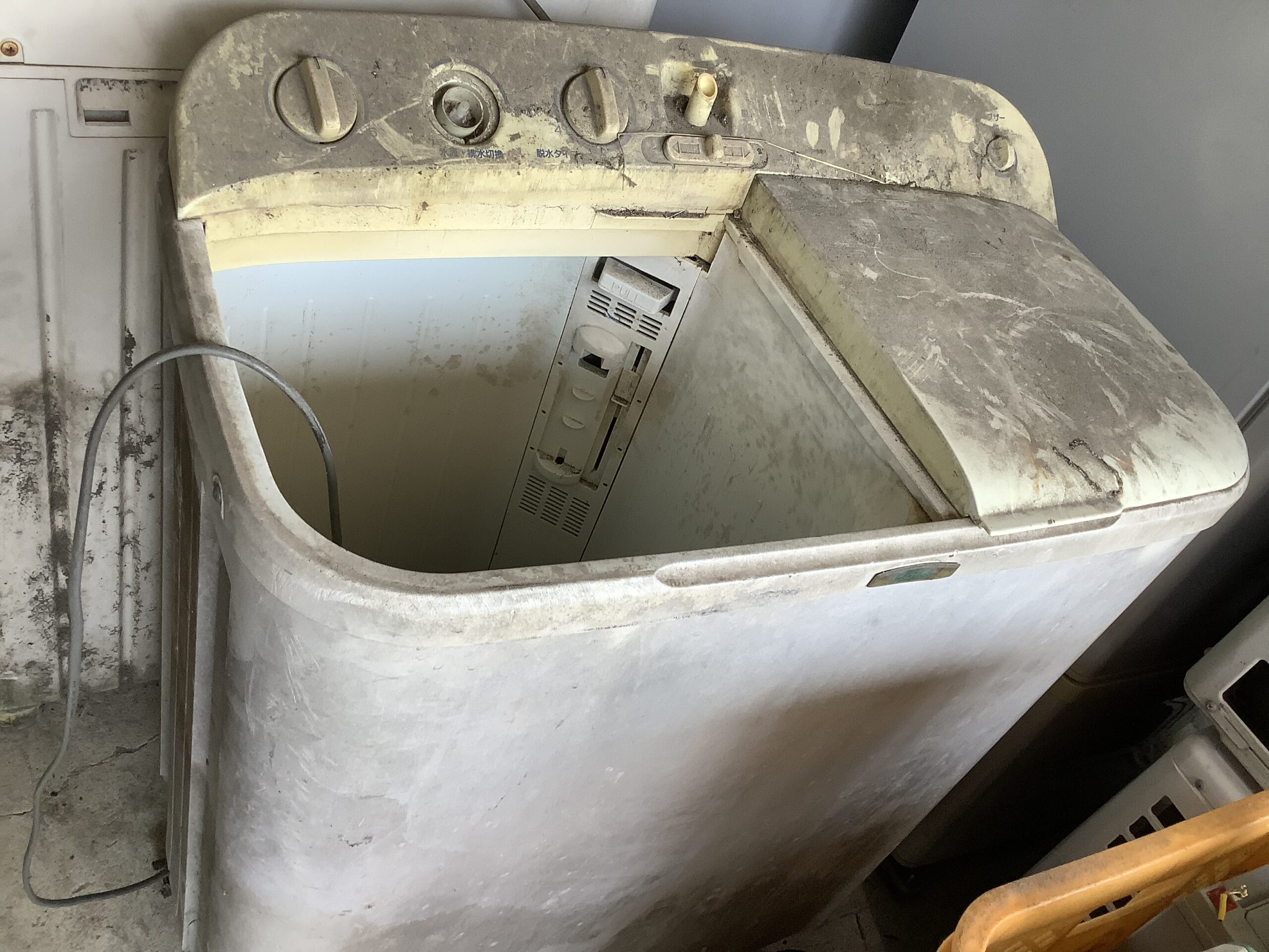 福山市沼隈町で回収した二槽式洗濯機