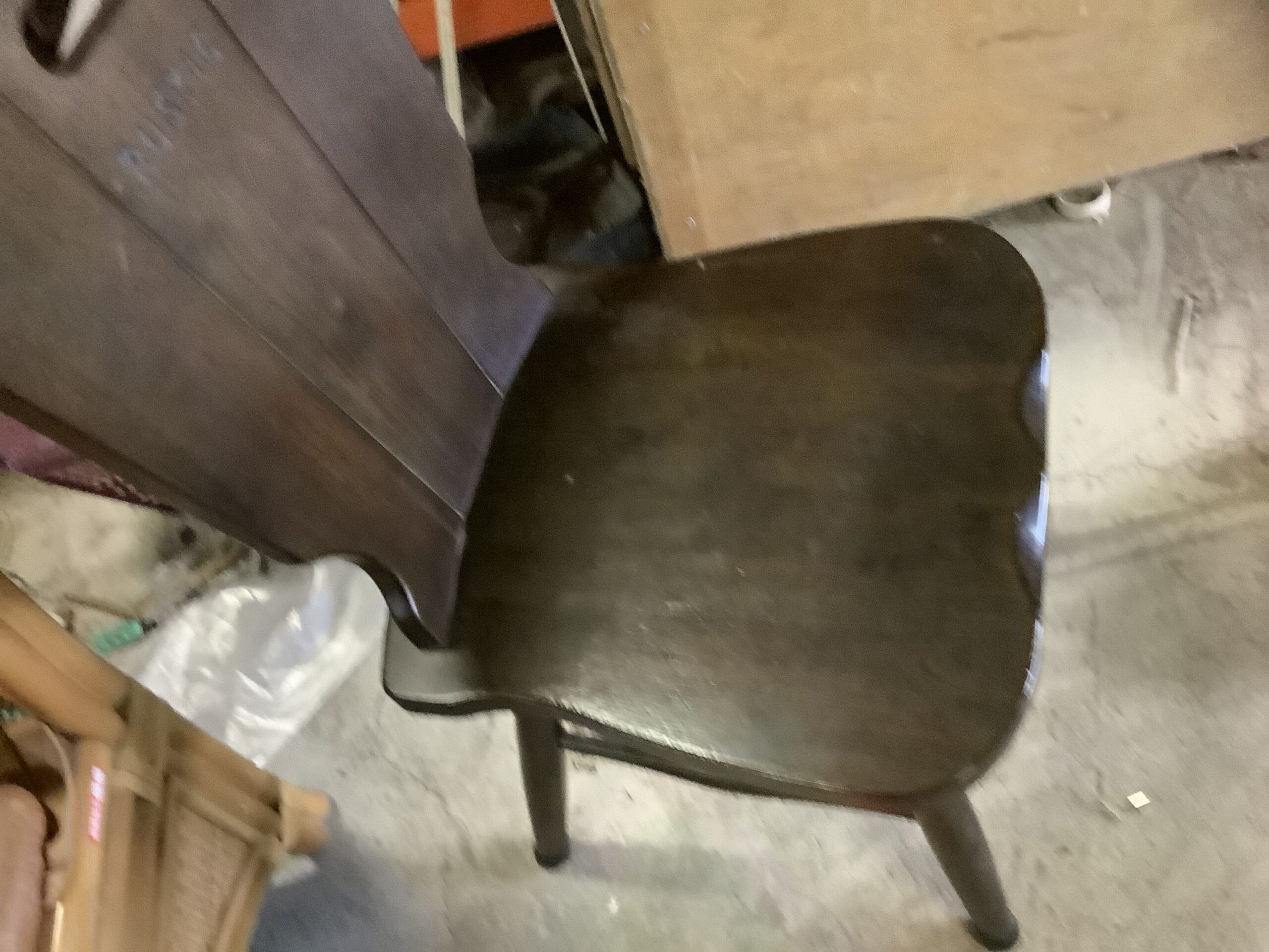 福山市草戸町で回収した椅子