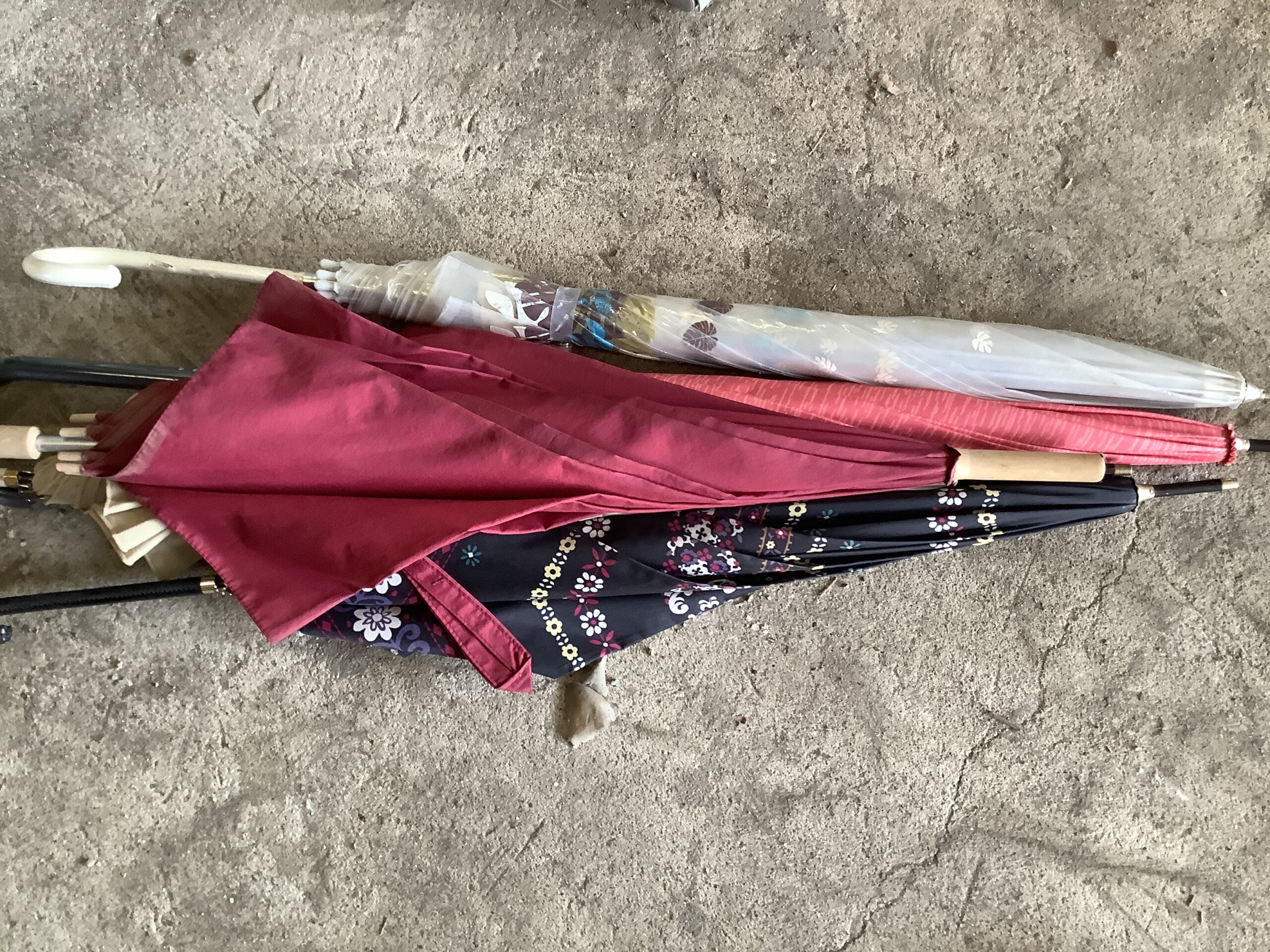 福山市金江町で回収した傘