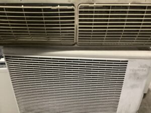 竹原市でエアコンの取り外しから処分までさせて頂きました。