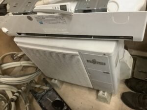 竹原市でエアコンの取り外しから処分までさせて頂きました。