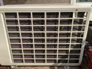 神石高原町でエアコンの取り外しから引き取りまでさせて頂きました。