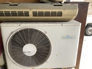 神石高原町でエアコンの取り外しから引き取りまでさせて頂きました。