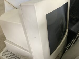 福山市引野町で引き取りから処分までしたパソコンモニター