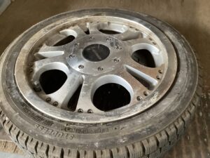 府中市でタイヤの引き取りから処分までさせて頂きました。