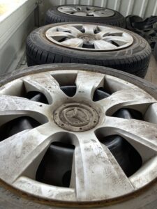 府中市でタイヤの引き取りから処分までさせて頂きました。