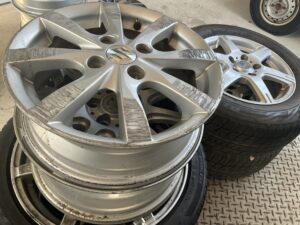 府中市でタイヤの引き取りから処分までさせて頂きました。