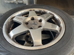 府中市でタイヤの引き取りから処分までさせて頂きました。