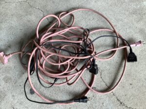 広島県庄原市で引き取り回収から処分までした不用品の延長コード