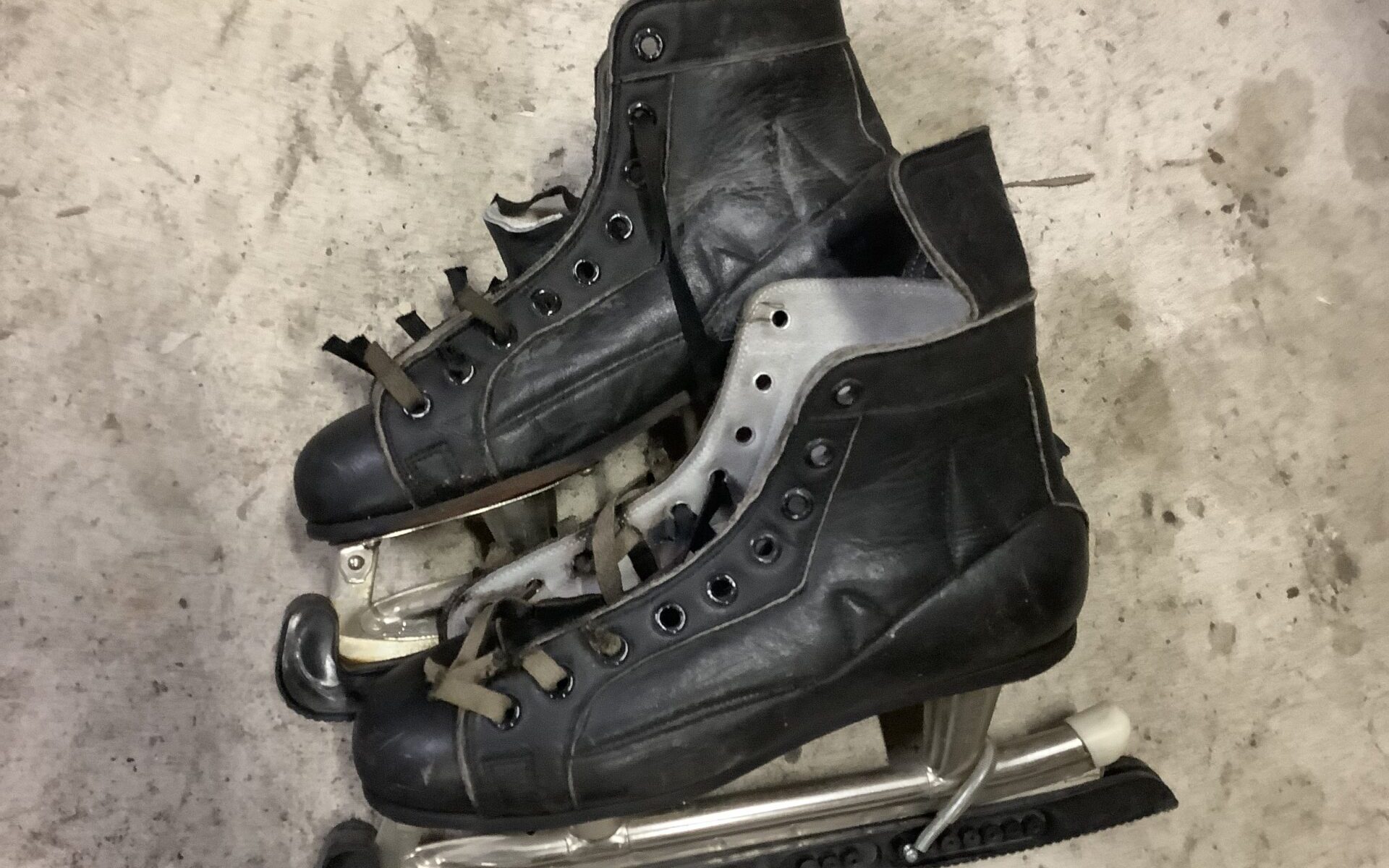 広島県竹原市で引き取り回収から処分までした不用品のスケート靴