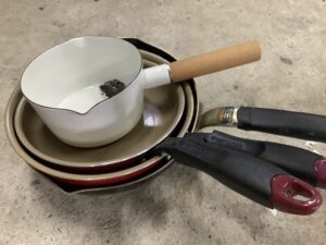 福山市神辺町で引き取り回収から処分までした不用品のフライパン