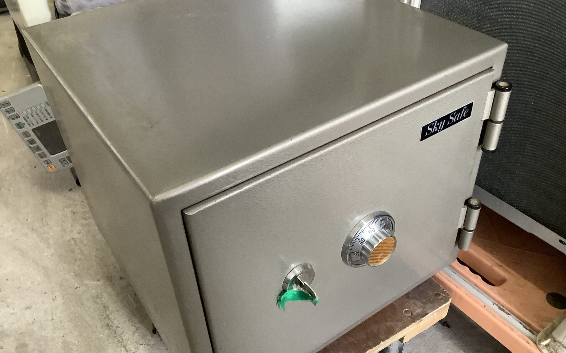 広島県尾道市で引き取り回収から処分までした不用品の金庫