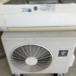 庄原市でエアコンの取り外しから回収までさせて頂きました。