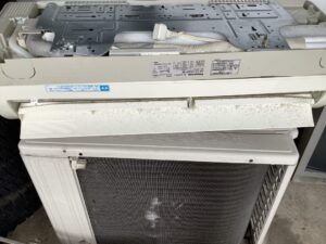 庄原市でエアコンの取り外しから回収までさせて頂きました。