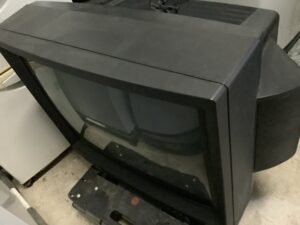 府中市用土町でテレビの回収から処分までさせて頂きました。