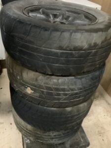 竹原市でタイヤの引き取りから処分までさせて頂きました。