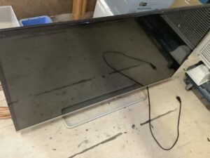 尾道市でテレビの引き取りから処分までさせて頂きました。