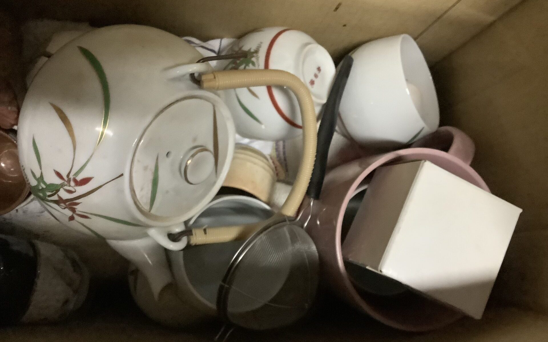 広島県府中市で引き取り回収から処分までした食器