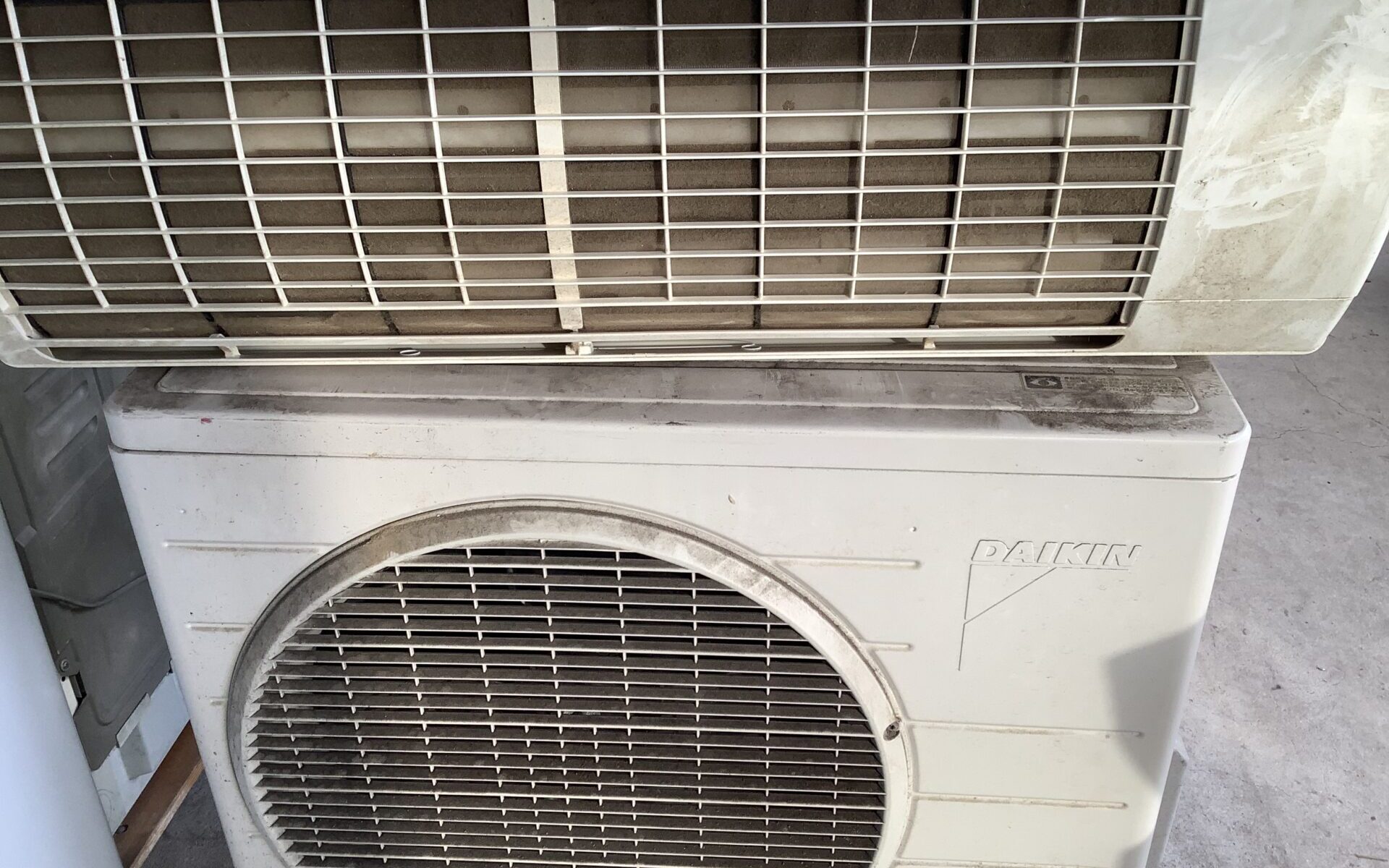 福山市神辺町で取り外し回収から処分までしたエアコン