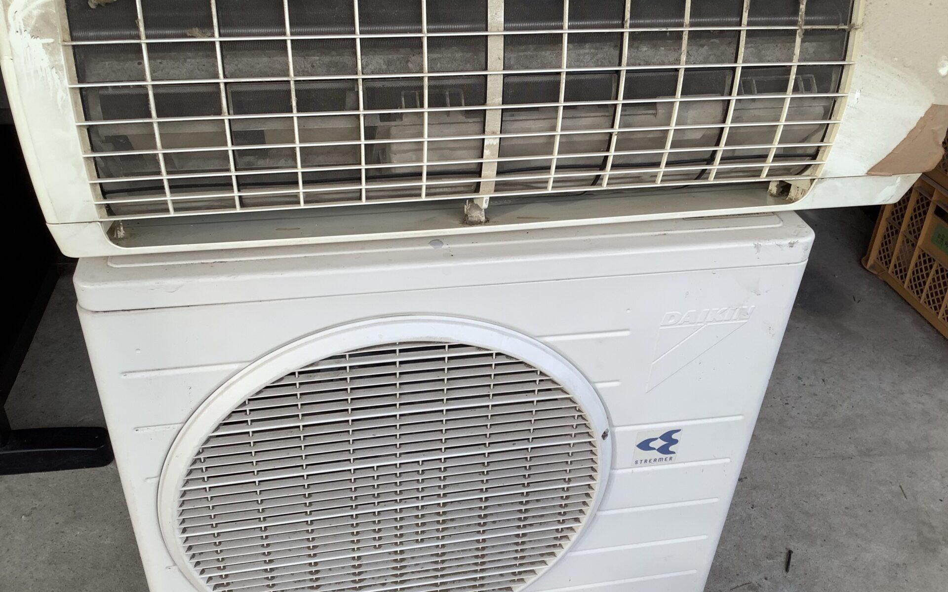 福山市春日町で取り外し回収から処分までしたエアコン