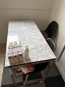 庄原市板橋町でテーブルの回収から処分までさせて頂きました。