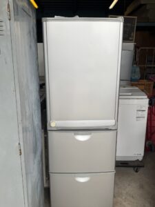 庄原市板橋町で冷蔵庫の回収から処分までさせて頂きました。