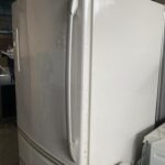 府中市府中町で冷蔵庫の引き取りから処分までさせて頂きました。