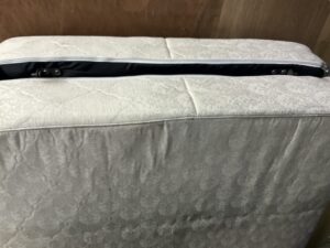 府中市諸毛町で折りたたみ式ベッドの回収から処分までさせて頂きました。