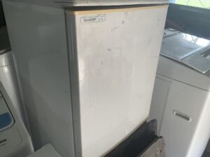 神石高原町相渡で冷蔵庫の回収から処分までさせて頂きました。