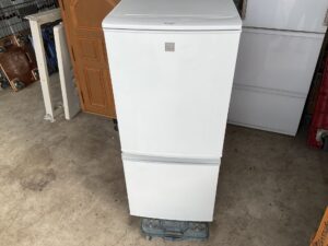 庄原市口和町大月で冷蔵庫の回収から処分までさせて頂きました。