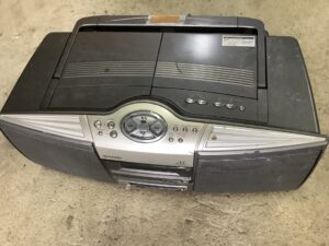 三原市八幡町宮内でラジカセの回収から処分までさせて頂きました。