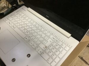 広島県神石高原町で引き取り回収から処分までしたノートパソコン